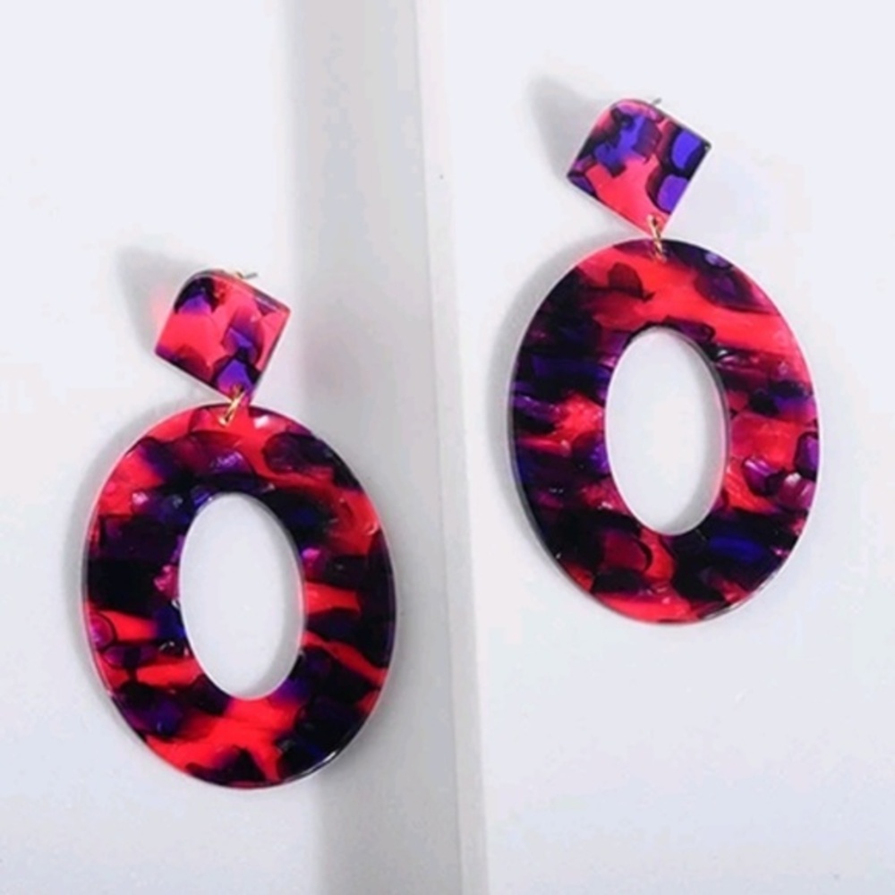 Red marble design earrings